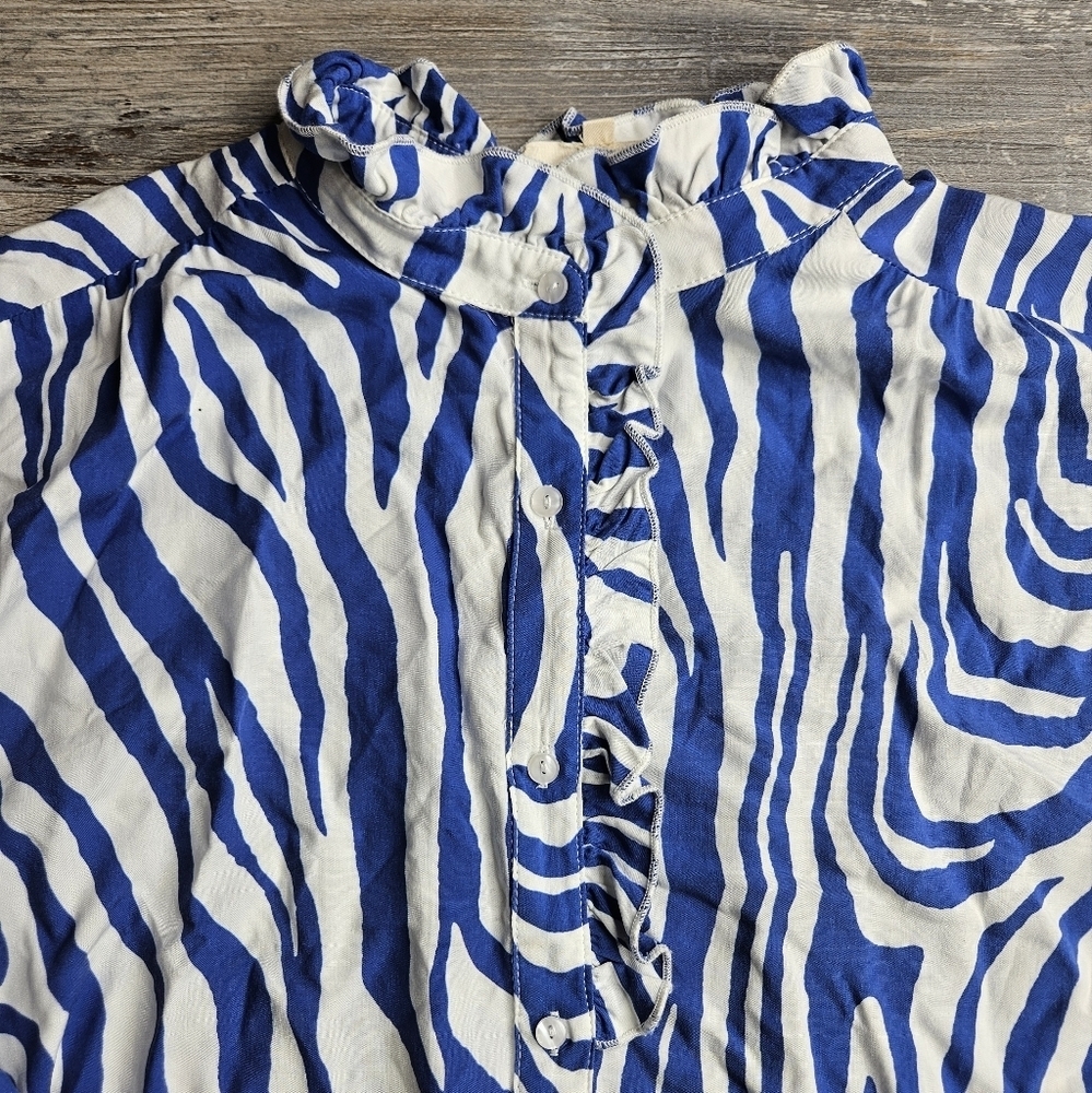 Orlinn Paris Blue and White Zebra pattern Blouse Ruffle Neck & Cuffs - Picture 2 of 12